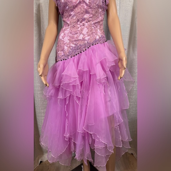 Mystique Lavender Beaded Lace Tulle Dress Sz 2 | Prom • Formal • Evening - Picture 9 of 11
